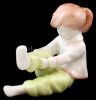 Aquincum, kézzel festett kislány, jelzett, hibátlan, 10x10x5cmcm /Handpainted Hollóháza chinaware figure