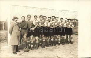 1930 BVSC-Postás labdarúgó mérkőzés / Hungarian football game, team photo