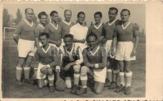 1949 BM IV/1c - BM IV/1a, Magyar Belügyminisztérium labdarúgó csapata, hátoldalon csapattagok neve / Hungarian Ministry of Interior football team, names of the team members on the backside, photo