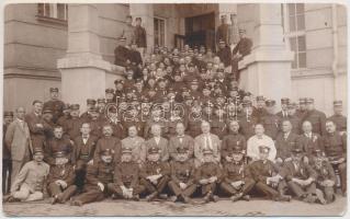 1927 "Foto Sebes": Bécsi keresztény szocialista villamosvasutasok, képeslap fotó, 9x14cm/ Vienna Christian socialist electric railway, photo postcards,