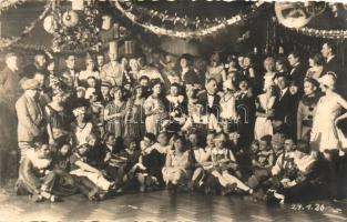 Regensburg, carnival ball, people in costumes, A. Vogl photo (EK)