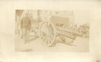 WWI K.u.K. soldier, cannon, photo