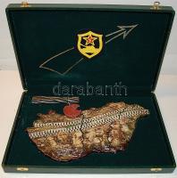 1991. Alapítványi emléktárgy a szovjet csapatok kivonulása alkalmából, díszdobozban, Kéri Kálmán vez.ezredes aláírásával ellátott tanúsítvánnyal