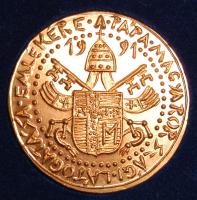 1991. "Pápa látogatás" emlékérem, tombak bronzzal futtatva, díszdobozban