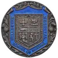 Nagy-Britannia DN "Bellsdyke Kórház-Ápolói Iskola" zománcozott, jelzett Ag jelvény, névre szóló (12,68g/0.925/33mm) T:2 Great Britain ND "Bellsdyke Hospital School of Nursing" enamelled, marked Ag badge, registered to someone (12,68g/0.925/33mm) C:XF