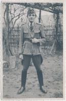 1940 Katonai felszerelésben, fotó a II. világháborúból, 9x13 cm / 1940 Soldier, military photo from the world war II., 9x13 cm