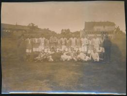 cca 1914 Rudolfshügel-Törekvés, futballmérkőzés résztvevői, hátoldalon feliratozva, 16x12 cm