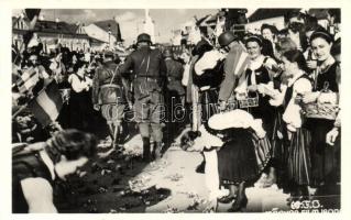 1940 Kolozsvár, bevonulás / entry of the Hungarian troops, folklore 'vissza' So. Stpl