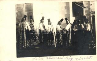 Szász leány népviselet Lekencéről / Transylvanian Saxon folklore from Lekence, photo