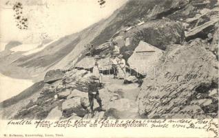 Pasterze Glacier, Pasterzengletscher; Franz Josefs Höhe / mountain peak, mountain climbers (EK)
