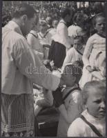 cca 1938 Bp., Rendezvények a Szent István év keretében: Szent Jobb körmenet, Halászbástya, áldoztatá...