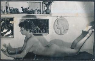 Aktok, közte Tiszavölgyi József jelzett fotója, 12x9 és 21x13 cm