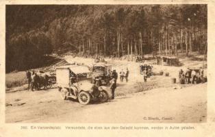 Ein Verbandsplatz / WWI French military aid camp, automobiles (EB)