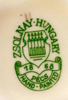 Zsolnay mokkás csésze és alj, kézzel festett, jelzett (Novotel), hibátlan