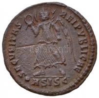 Római Birodalom / Siscia / Valens 364-367. AE3 Br (2.5g) T:2-
Roman Empire / Siscia / Valens 364-367...