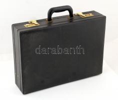 Diplomata táska, számzáras, 32x44cm