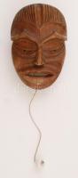 Arcot ábrázoló faragott fa csengő, 14x10cm