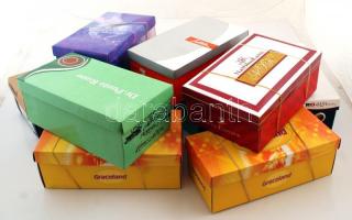 Hagyatékból származó 5.000- 6.000 darabos képeslaptétel, magyar és külföldi lapok nagyon sok városké...