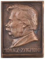 Solymári Valkó László (1909-1984) 1954. "Móricz Zsigmond" Br plakett (66,5x90,5mm) T:2