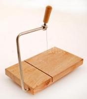 Fém-fa sajtvágó szerkezet
