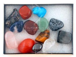 Kis méretű féldrágakövek, 13db