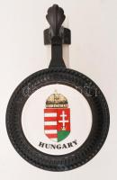 Munkácsy Honfoglalást ábrázoló ónfedeles kerámia nagy korsó, matricás, jelzett, eredeti dobozában m:...