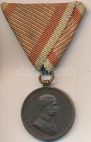 1914. "Ferenc József Bronz Vitézségi Érem", "Der Tapferkeit" Br kitüntetés mellszalaggal. Szign.: Tautenhayn T:2,2- ph. Hungary 1914. "Franz Joseph Medal for Bravery bronze" Br medal with ribbon. Sign.: Tautenhayn C:XF,VF edge error