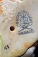 Herendi játszó kisfiú,kézzel festett, jelzett, hibátlan, m:10cm