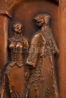 Nagy István János (1938-): Szerelmesek. Bronz falikép, jelzett, fa lemezre ragasztva, 23×12 cm