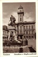 Komárom, Városháza, Klapka-szobor / town hall, Klapka statue