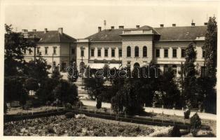 Karcag, Kossuth tér