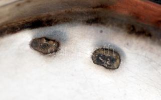 Régi, ezüstözött fém hamuzó,jelzett, 9,5x7cm