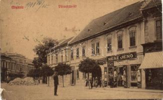 Miskolc, Városház tér, Hesz Jenő ezelőtt Merényi Lajos fűszer üzlete, Frank Vilmos üzlete (b)