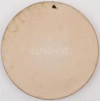 Ligeti Erika (1934-2004): Virágszedő lány, réz plakett kerámia keretben, jelzés nélkül, d: 13,5 cm