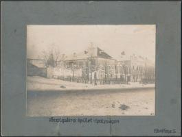 1914 Ipolyság (ma: Šahy, Szlovákia), főszolgabírói épület, kartonra ragasztott fotó, alján feliratozva, 12×17 cm