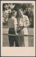 cca 1930 Teniszezők, fotó, 14×9 cm