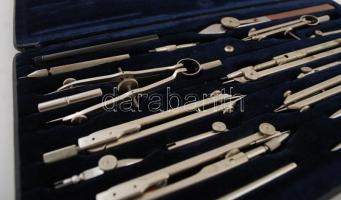 cca 1930 Richter Kopernikus XI. precíziós körzőkészlet, hiánytalan szép állapotban / Set of vintage ...