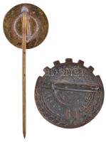 DN "Egészségvédelemre kész" festett fém jelvény + "Magyar Vöröskereszt" zománcoz...