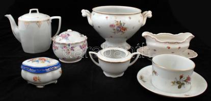 Két nagy doboznyi porcelán, többsége kisebb sérülésekkel, érdemes átnézni