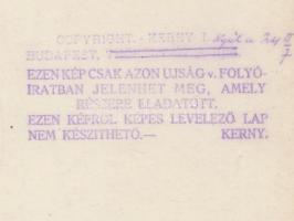 cca 1925 Kerny István (1879-1963): Kapuvári jegyes pár, pecséttel jelzett vintage néprajzi fotó, 17x...
