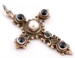 Antik ezüst (Ag.) kereszt függő, szintetikus kövekkel, és tenyésztett gyönggyel, jelzés nélkül, h:3 ...