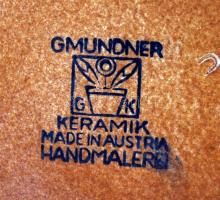 Gmundner díszkancsó, kézzel festett mázas kerámia, jelzett, hibátlan, m:43 cm