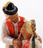Szécsi Jolán: Lakodalmas pár, kézzel festett, mázas kerámia, jelzett, ragasztott fej, m:22 cm, h:15 ...