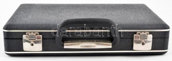 Műbőr érmetartó koffer 3x24db, 4x40db érme tárolására alkalmas tálcával használt állapotban