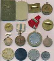 14db vegyes, magyar és külföldi díjérem, emlékérem és jelvény, közte 1988. "Jubileumi Munkásdal...