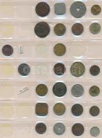 241db-os magyar és külföldi fémpénz gyűjtemény érmetartó albumban, benne római érmék, krajcárok, job...