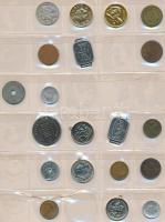 241db-os magyar és külföldi fémpénz gyűjtemény érmetartó albumban, benne római érmék, krajcárok, job...