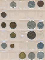 241db-os magyar és külföldi fémpénz gyűjtemény érmetartó albumban, benne római érmék, krajcárok, job...