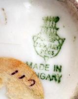 Zsolnai Székesfehérvár , Püspöki palota kis váza, matricás, hibátlan, jelzett, m:10cm