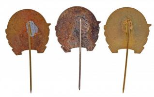 ~1970. "Bányagyutacsgyár Törzsgárda" 5, 10 és 20 év után, zománcozott fém jelvények (3x) T...